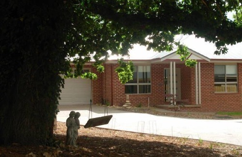 Healesville House | A Pebble's Throw Healesville
