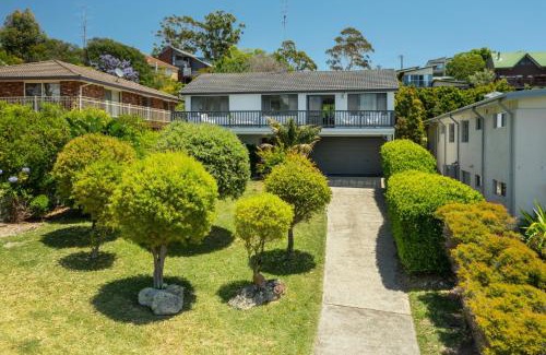 Vincentia House | A Pets Paradise by Experience Jervis Bay