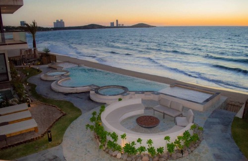 Cerritos Apartment | A pie de playa con alberca de frente