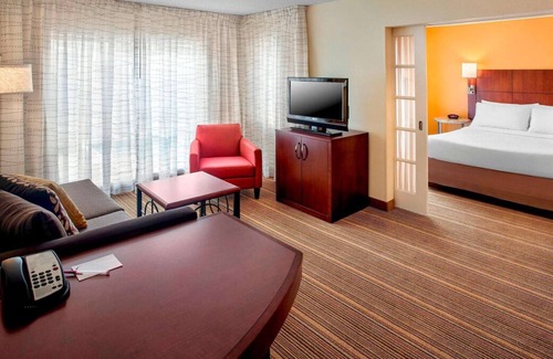 Westborough House | A Place You''ll Surely Enjoy! Free Parking, Onsite Pool, Pet-friendly Property