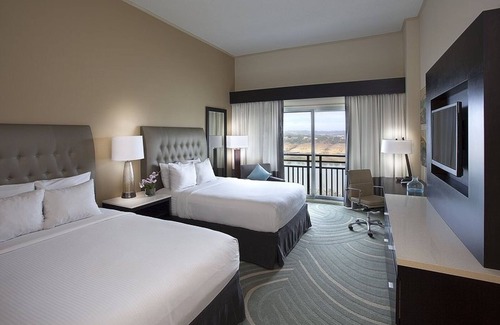 Lakeway Hotel | A Place You'll Surely Enjoy! 3 Convenient Units, Outdoor Pool!