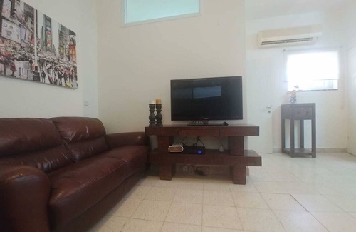 Tel Aviv Apartment | A pleasant and comfortable residential neighborhood