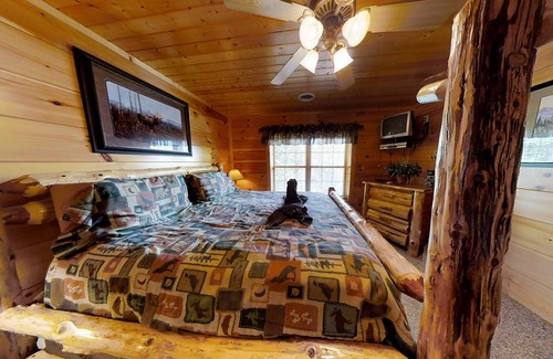 Townsend Cabin | A Rocky Top Rendezview 2 Bedroom Cabin by RedAwning