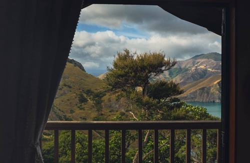 Nelson Region Cabin | A secluded hut with breathtaking ocean views