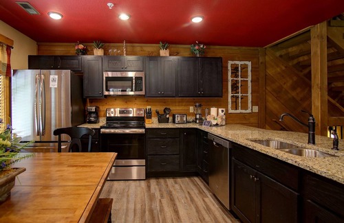 Gatlinburg Ski Chalet | A Splash Of Blue