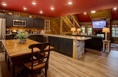 Gatlinburg Ski Chalet | A Splash Of Blue