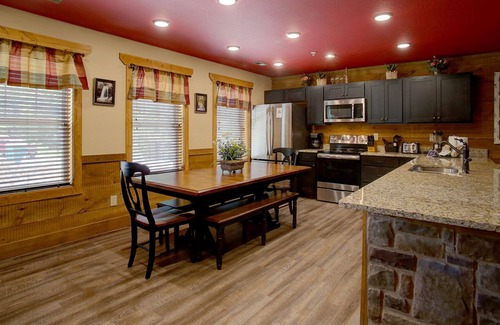 Gatlinburg Ski Chalet | A Splash Of Blue