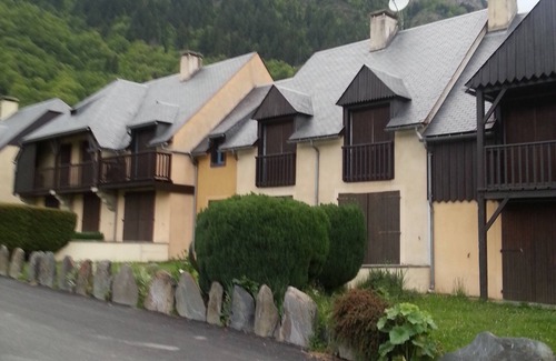 Peyragudes Apartment | A stay by the lake .