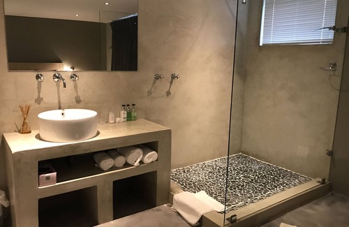 Grahamstown Bed & Breakfast | A Stone's Throw Accommodation