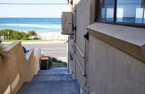 Mollymook Beach House | A stone's throw from Mollymook Beach