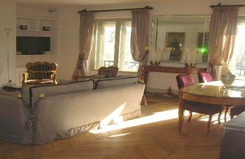 Saint-Germain-l'Auxerrois Apartment | a stunning view.1860 building.90 sqm. Louvre - Rivoli (line 1).