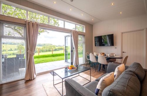 Totnes Cabin | A Stylish Retreat Set In A Scenic Country Club