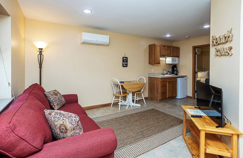 Michigan City Hotel | A Suite Place .5 mi from Beach