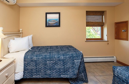Michigan City Hotel | A Suite Place .5 mi from Beach