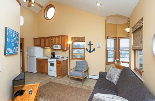 Michigan City Hotel | A Suite Place .5 mi from Beach