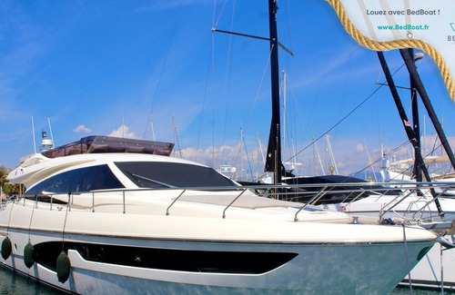 Antibes City Centre Boat Rental | A superb modern yacht