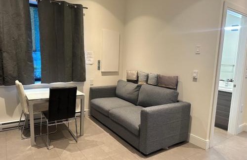 West Point Grey Villa | A Tiny House Near UBC 温哥华UBC小别墅