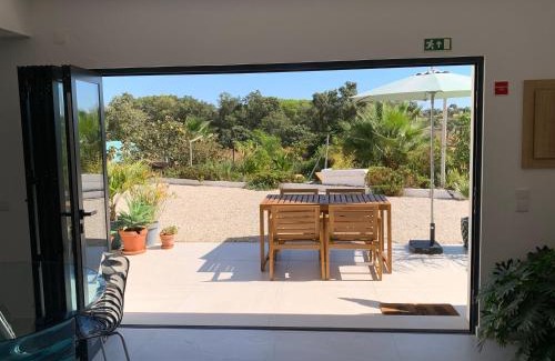 Lagoa e Carvoeiro Apartment | A Tranquil Garden Apartment, Carvoeiro - Benagil