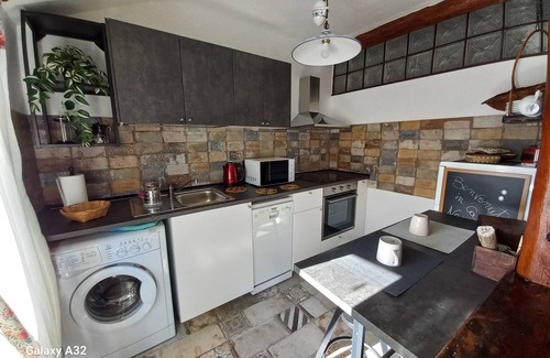 Arenzano Apartment | A treasure chest of pleasant surprises in the historic center, just a stone's throw from the sea.