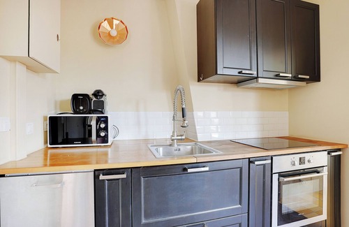 Les Puces de Saint-Ouen Apartment | A Typical 1-BR in St-Ouen Parisian Flea Market