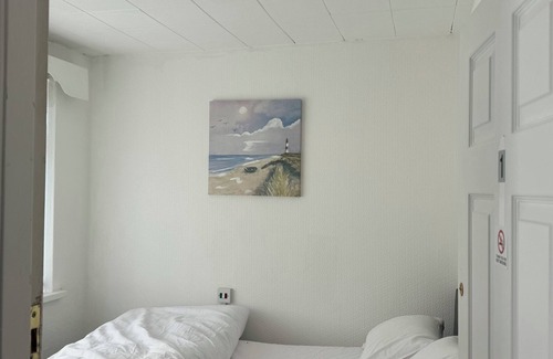 Manchester Apartment | A Unique lovely room and shared bathroom