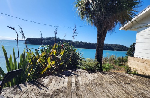 Taharoa House | A view you'll fall in love with