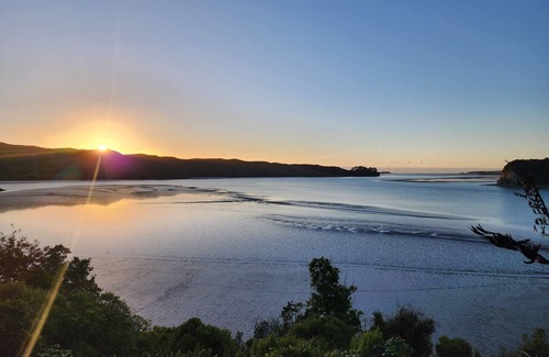 Taharoa House | A view you'll fall in love with