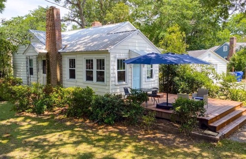North Charleston House | A Walk in the Pines - Bright & Cute 3br 2ba Home