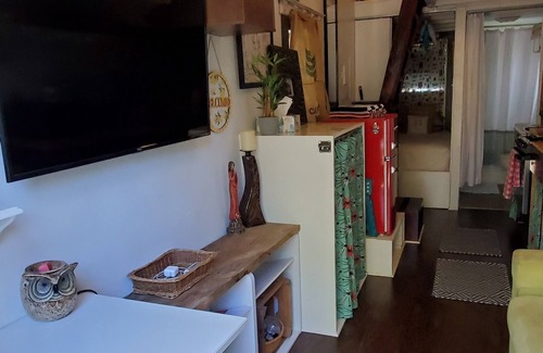 Gulf Breeze Cottage | A whimsical Tiny House, shaded by Oaks and near sugar-sand Beaches and Bay!