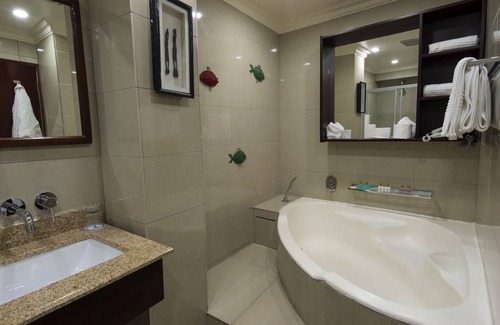 Victoria Falls Hotel | A'Zambezi River Lodge