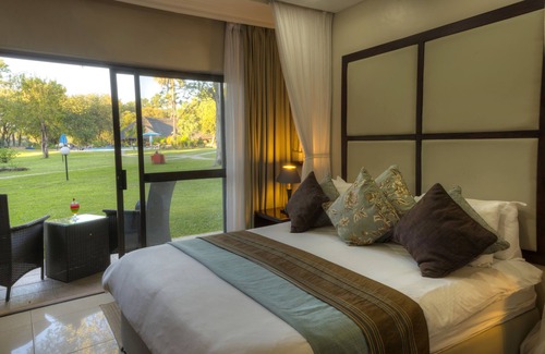 Victoria Falls Hotel | A'Zambezi River Lodge