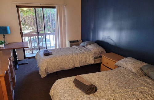 Pico - Robertson Hotel | (A07) LA Spacious Double Bed Suite