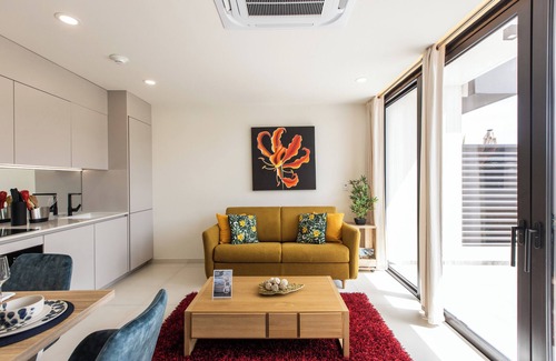 Cay Bay Apartment | A106 - Beautiful Lagoon View with Garden