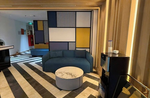 Hai Ba Trung Hotel | A25 Hotel - 130 Ba Trieu