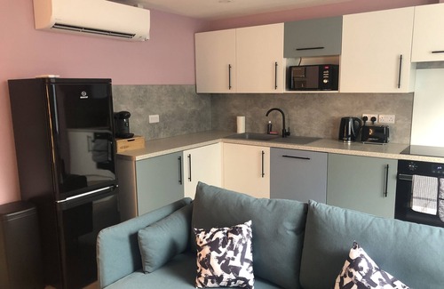 Riverside Apartment | Aaron Wise - 51 Fitzhamon