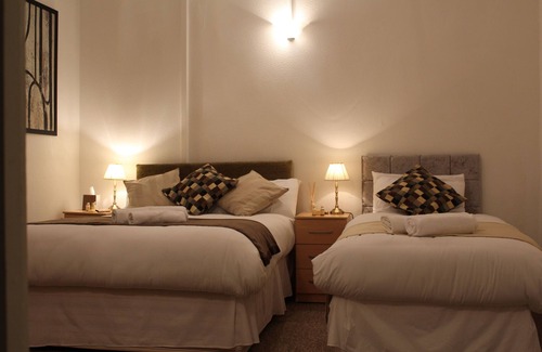 Acocks Green Hotel | Ababeel Restaurant & Hotel