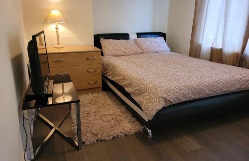 Northampton House | Abakwa yellow