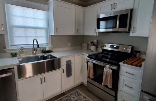 Lake Secession Cottage | Abbeville-Naturewood on Lake Secession. Newly renovated, cozy 2 BR 1 1/2 bath
