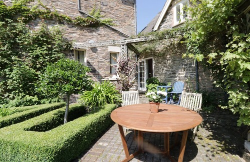 Clawdd-newydd Cottage | Aber Clwyd Manor