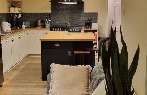 Bwlchtocyn House | Abersoch house sleeps 14 with hot tub, large garden and dog friendly