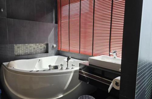 Patong Apartment | Absolute Bangla Jacuzzi Suites Condo