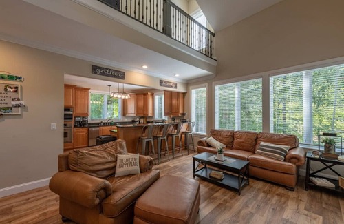 Macon Apartment | Absolute Dream, Prime Location: Pool Table & Sauna