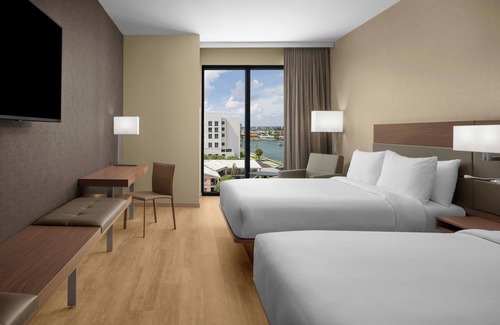 Clearwater Beach Hotel | AC Hotel Clearwater Beach