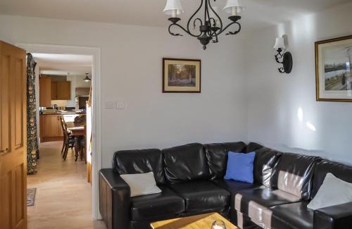 Matlock House | Acacia Cottage