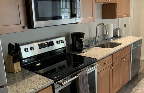 Southwest Harbor Apartment | Acadia Quiet side Studio. Modern feel in the quaint Maine woods. Full kitchen.