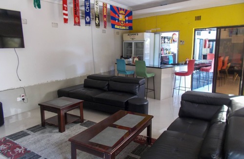 Lusaka Cabin | Acamms Lodge Roma