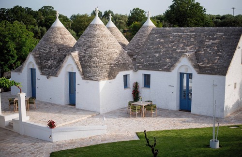 Impalata House | Accoglienti Trulli Immersi Nella Campagna, L'ideale per ci Cerca Tranquillità