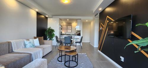 Durban Point Apartment | Accommodation Front - Charming 2 Sleeper in Point Waterfront