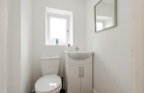 Manchester House | Ace Place - Pool Table - Etihad - Opposite Train Station