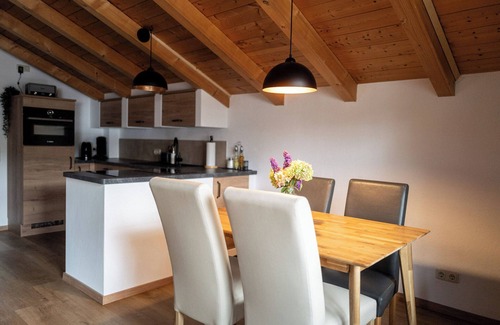 Marquartstein Apartment | Achentaler Alpentor 54 m² for 2-4 persons, eat-in kitchen, bedroom, shower/WC, balcony, WLAN